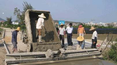二級(jí)建造師考試市政實(shí)務(wù)知識(shí)點(diǎn)：混凝土面板模板、鋼筋安裝、攤鋪與振動(dòng)